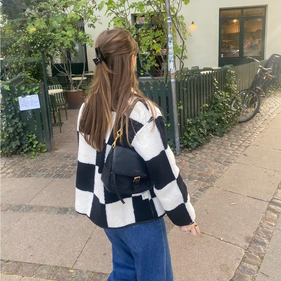 Meet your Posher, Ashleigh - Picture 1 of 1